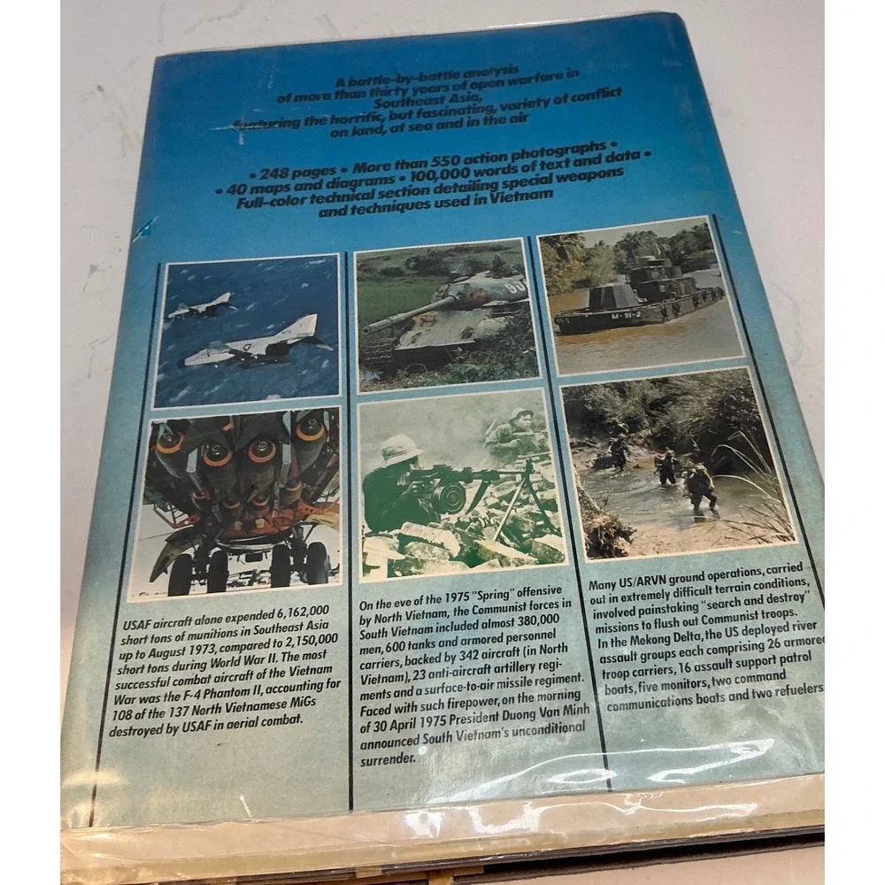 Crown Vintage The Vietnam War Illustrated History Book Ray Bonds 1979 Hardcover